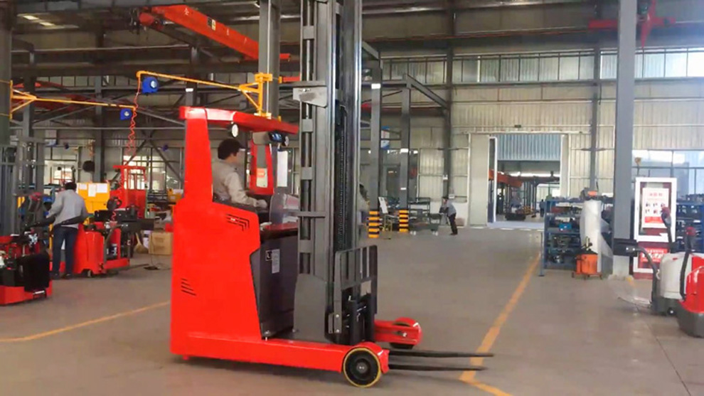 MFZ reach stacker 4